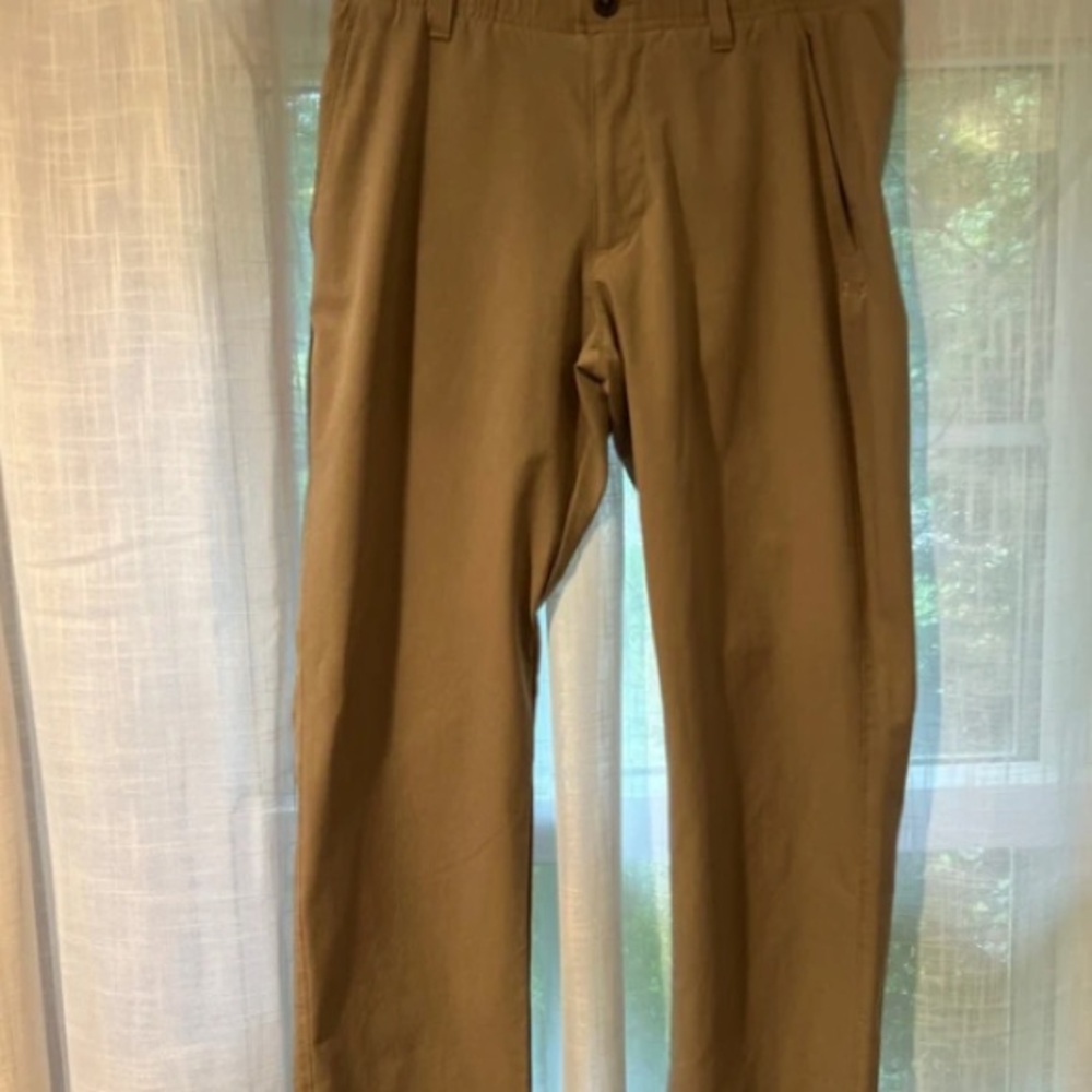 Men's Straight-Leg Chino Pants in Khaki